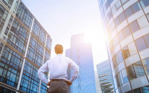 股票在线配资网络配资平台如何在竞争激烈的市场中生存？