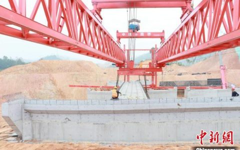 正规配资公司 阳信高速大坡互通主线桥进入桥梁上部结构施工