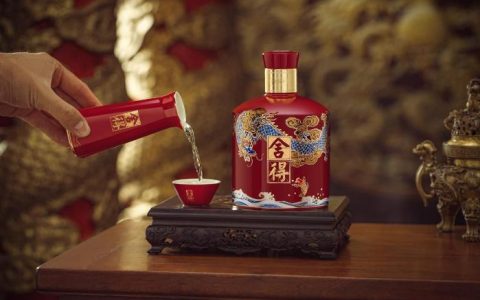 正规配资公司 鱼跃龙腾迎新春，甲辰龙年舍得生肖酒限量发行