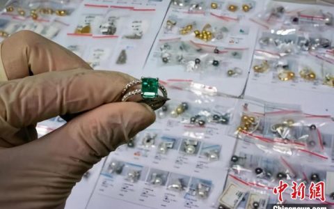 配资网站 上海虹桥机场海关查获逾百件超量携带未申报珠宝首饰
