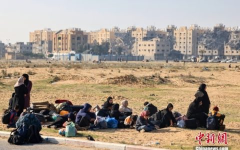 股票配资公司 以色列袭击致加沙4000名学生死亡 62.5万人无法上学